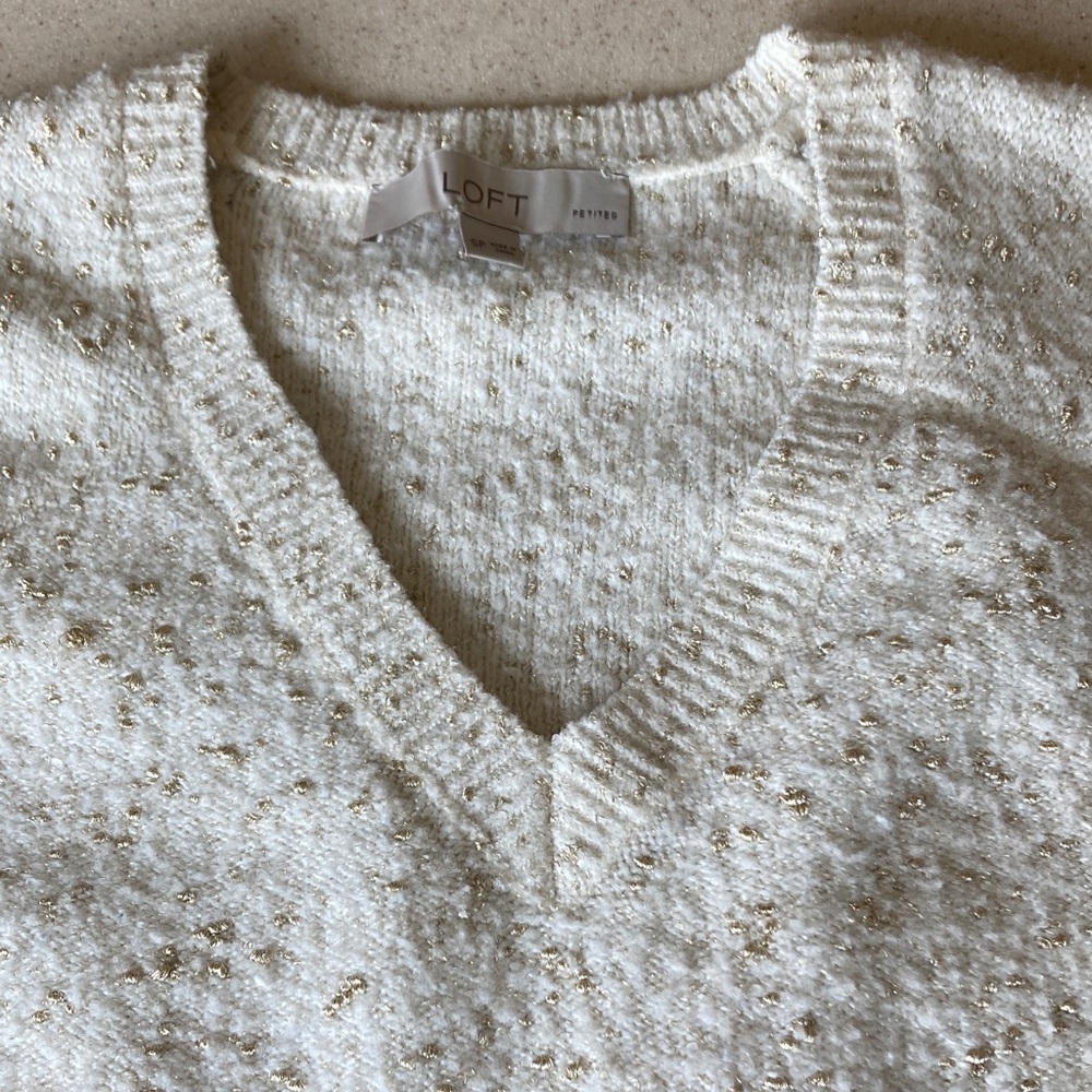 LOFT Cream with Gold Flecked V-Neck Sweater Women Size Small Petite - Picture 3 of 9